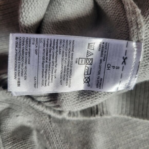 Gap Womens Grey Sweater With Black Heart Design Size S - Picture 6 of 6